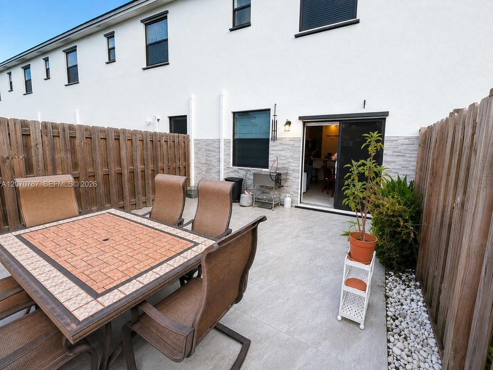 For Sale: $480,000 (3 beds, 2 baths, 1520 Square Feet)
