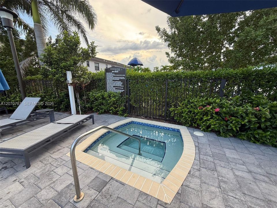 For Sale: $480,000 (3 beds, 2 baths, 1520 Square Feet)