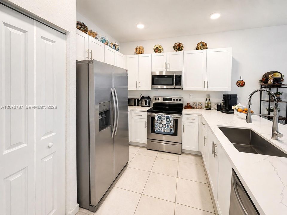For Sale: $480,000 (3 beds, 2 baths, 1520 Square Feet)