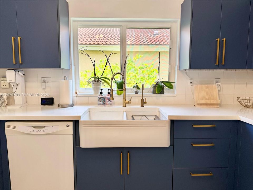 For Rent: $4,000 (3 beds, 2 baths, 1637 Square Feet)