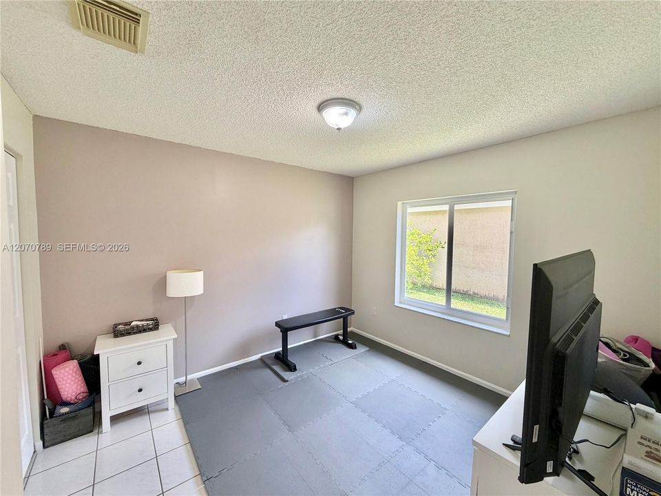For Rent: $4,000 (3 beds, 2 baths, 1637 Square Feet)