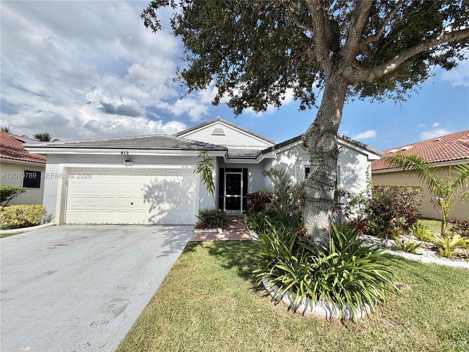 For Rent: $4,000 (3 beds, 2 baths, 1637 Square Feet)