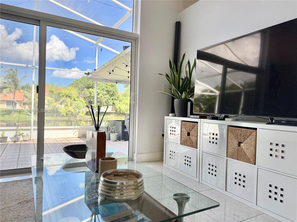 For Rent: $4,000 (3 beds, 2 baths, 1637 Square Feet)