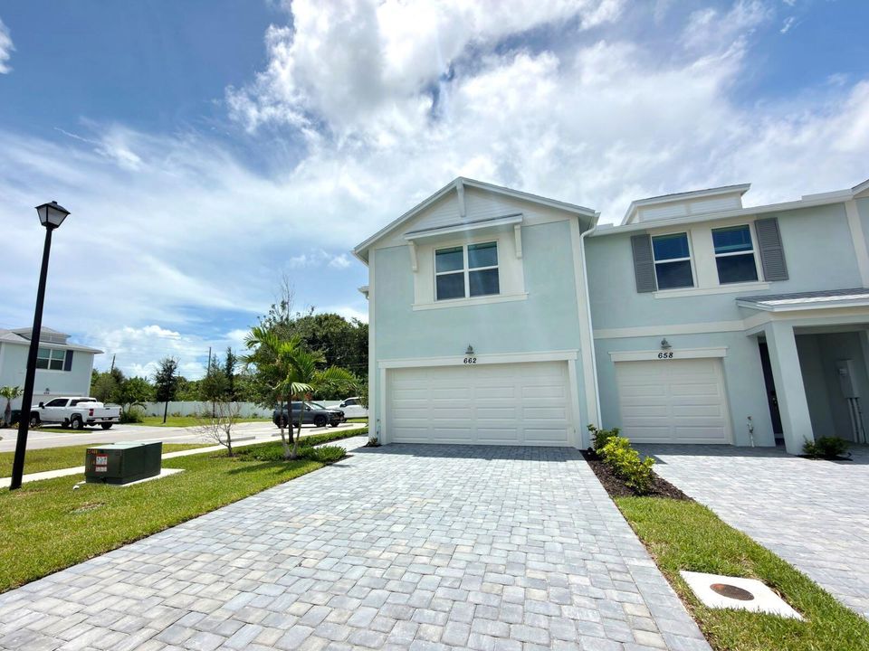 662 Salisbury Cir. (3)