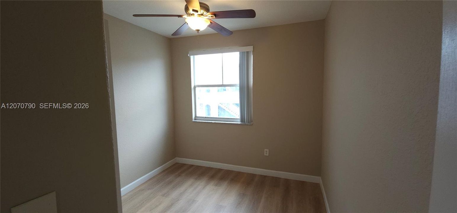 For Rent: $1,900 (3 beds, 2 baths, 1182 Square Feet)