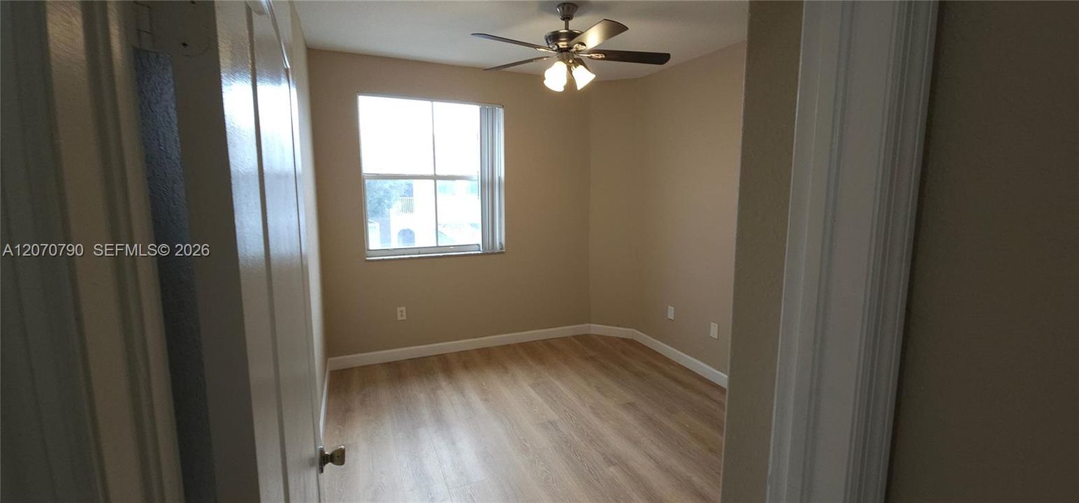 For Rent: $1,900 (3 beds, 2 baths, 1182 Square Feet)