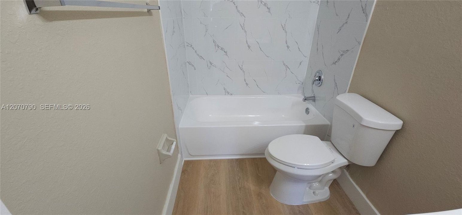 For Rent: $1,900 (3 beds, 2 baths, 1182 Square Feet)