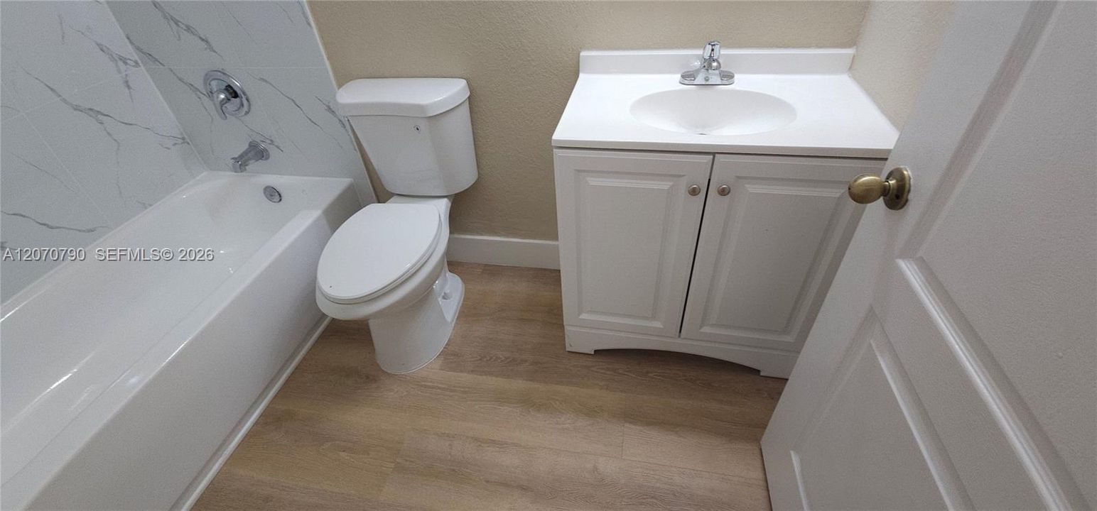 For Rent: $1,900 (3 beds, 2 baths, 1182 Square Feet)