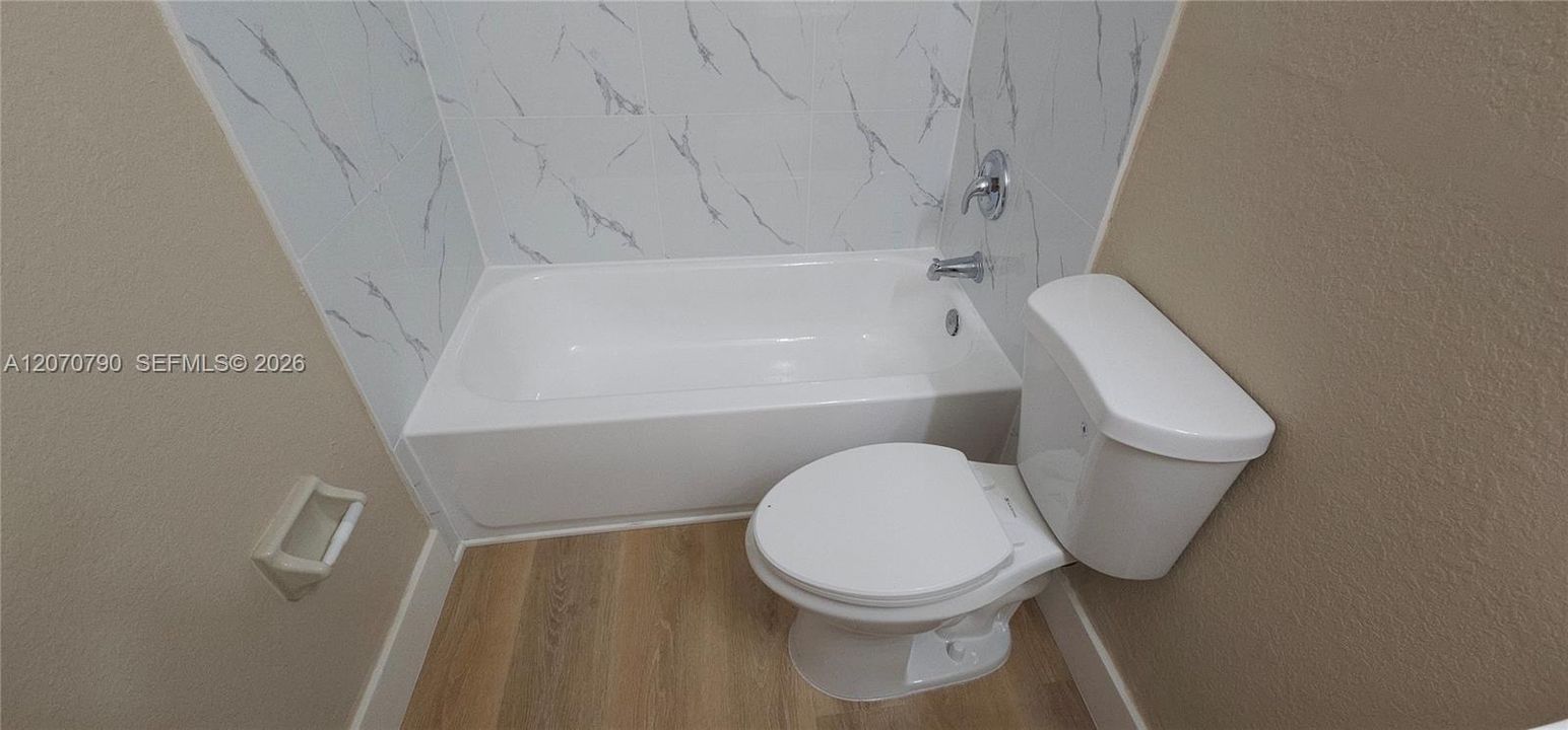 For Rent: $1,900 (3 beds, 2 baths, 1182 Square Feet)