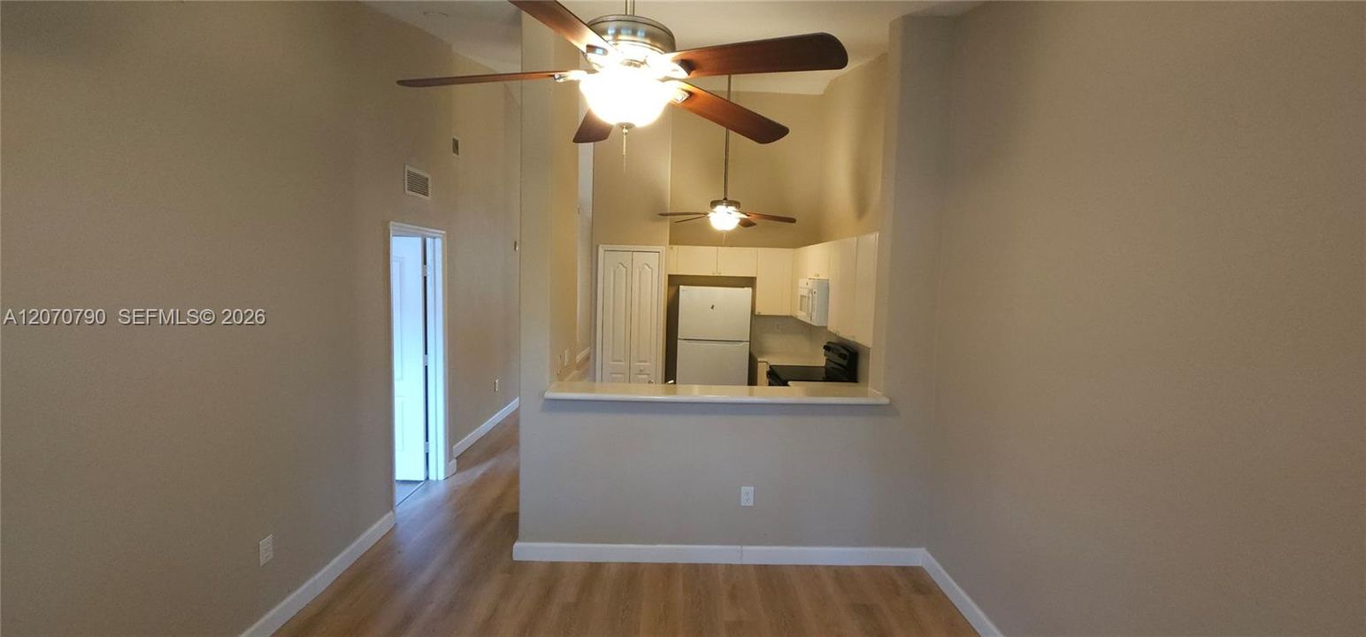 For Rent: $1,900 (3 beds, 2 baths, 1182 Square Feet)