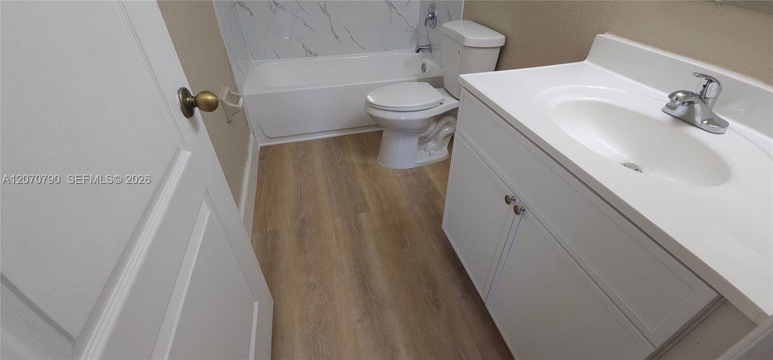 For Rent: $1,900 (3 beds, 2 baths, 1182 Square Feet)