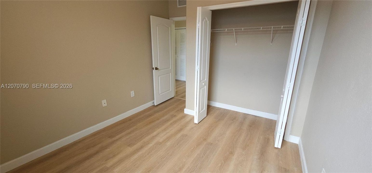 For Rent: $1,900 (3 beds, 2 baths, 1182 Square Feet)