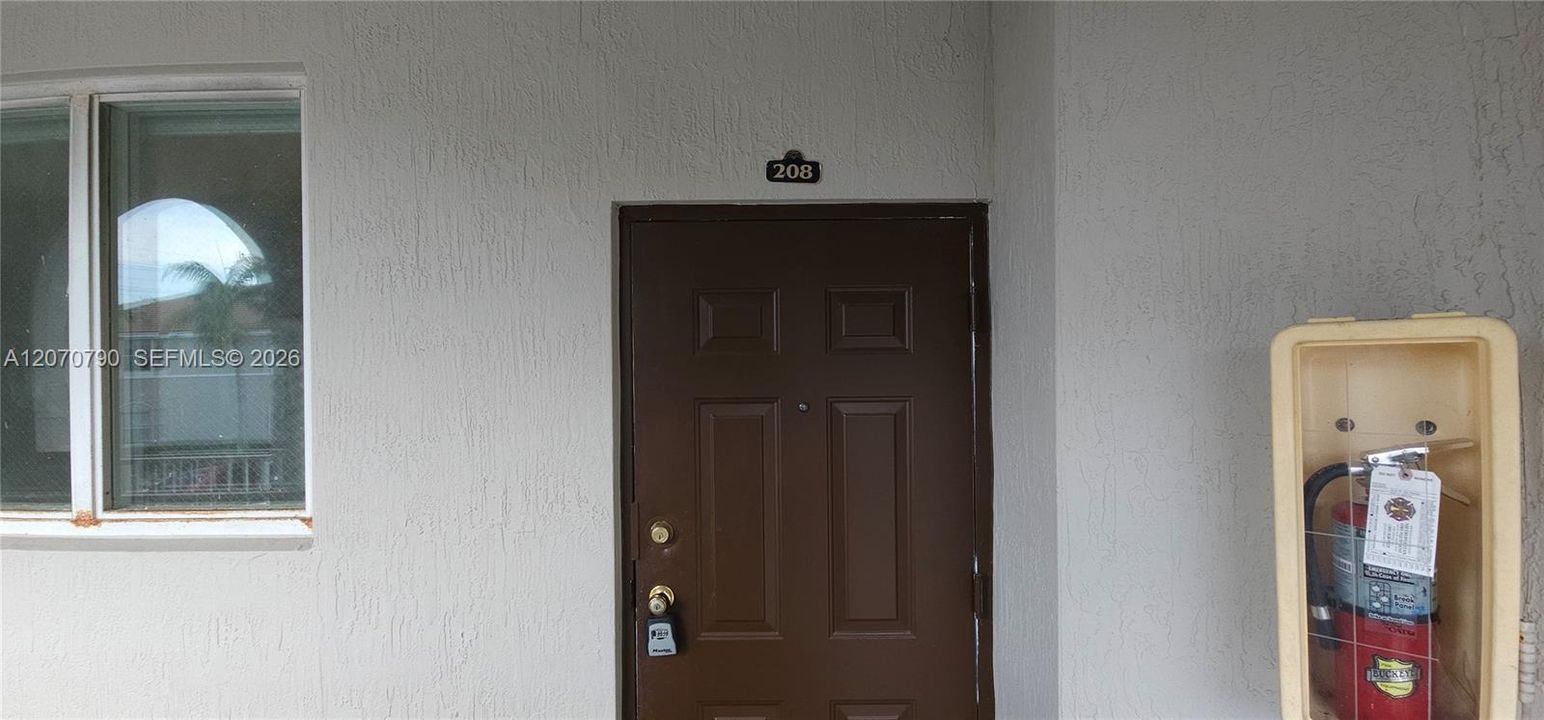 For Rent: $1,900 (3 beds, 2 baths, 1182 Square Feet)