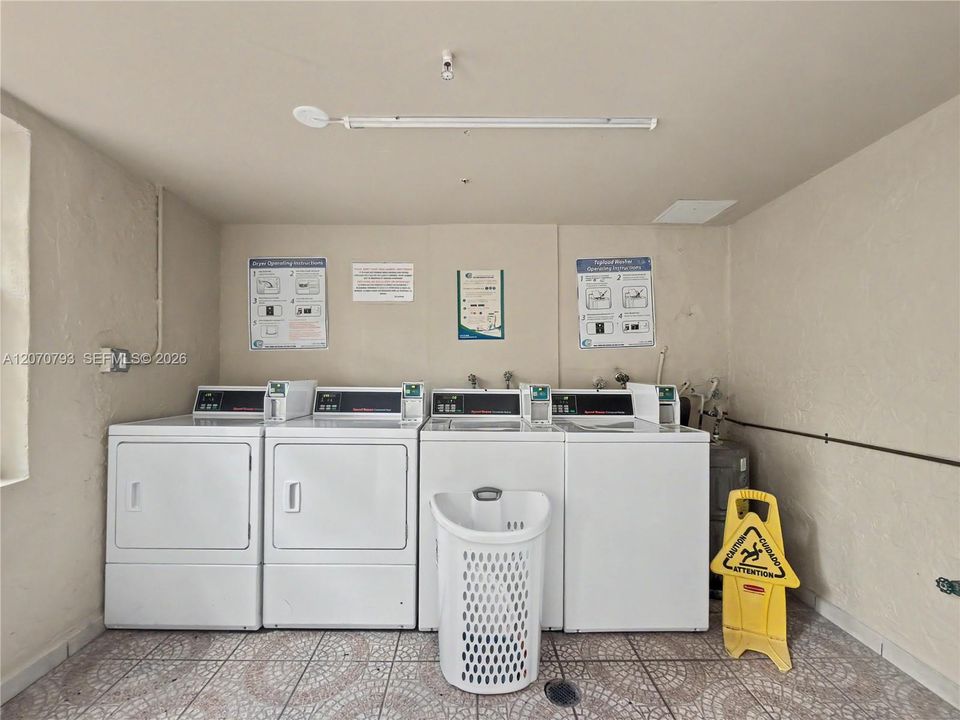 For Sale: $284,999 (2 beds, 2 baths, 1099 Square Feet)