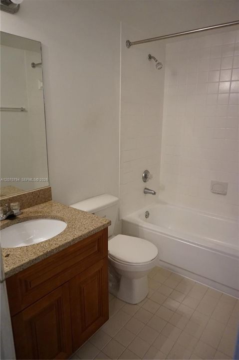 For Rent: $2,000 (2 beds, 2 baths, 986 Square Feet)