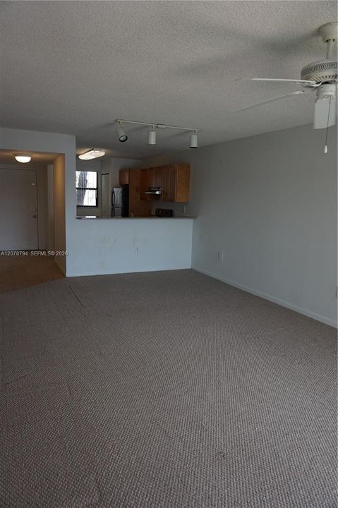 For Rent: $2,000 (2 beds, 2 baths, 986 Square Feet)