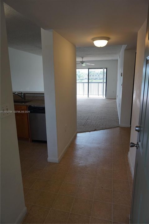 For Rent: $2,000 (2 beds, 2 baths, 986 Square Feet)