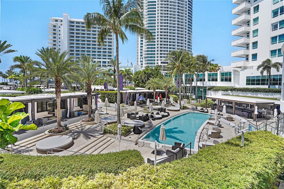 For Sale: $2,400,000 (2 beds, 3 baths, 1557 Square Feet)