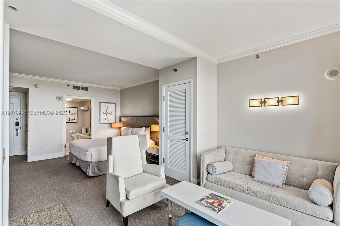 2nd bedroom/Jr Suite 1917