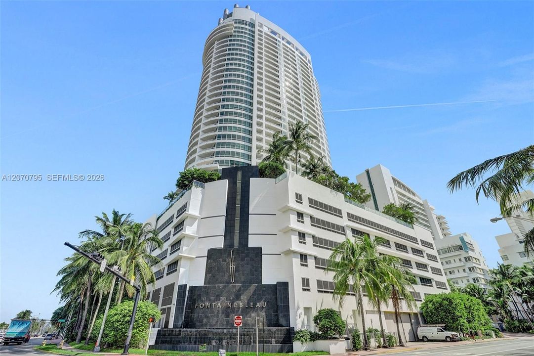 For Sale: $2,400,000 (2 beds, 3 baths, 1557 Square Feet)