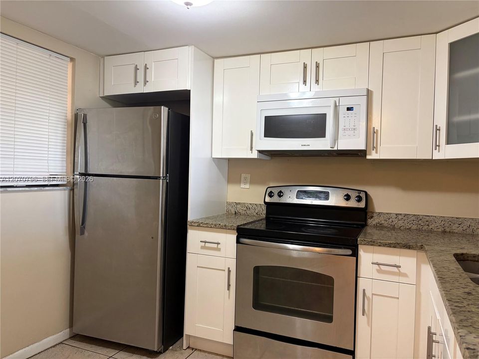 For Rent: $2,300 (2 beds, 2 baths, 936 Square Feet)