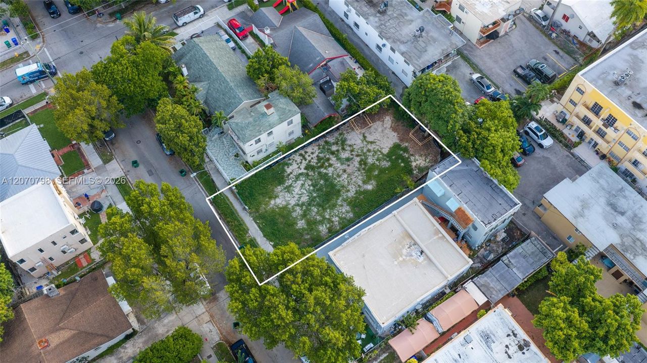 For Sale: $499,000 (0.11 acres)