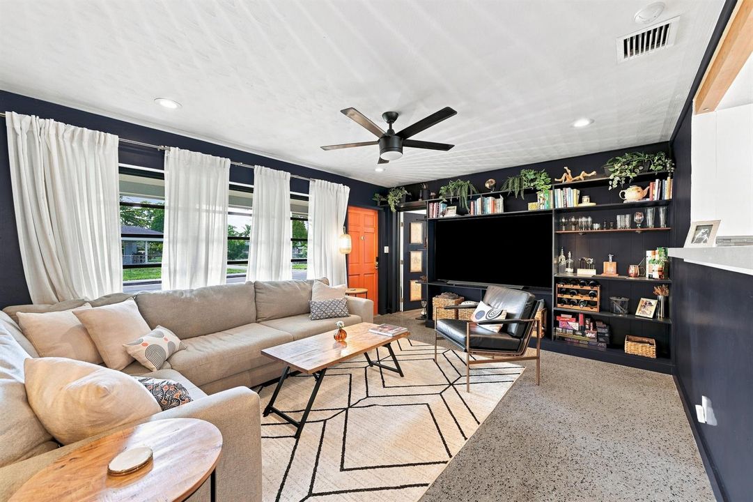 18_living room