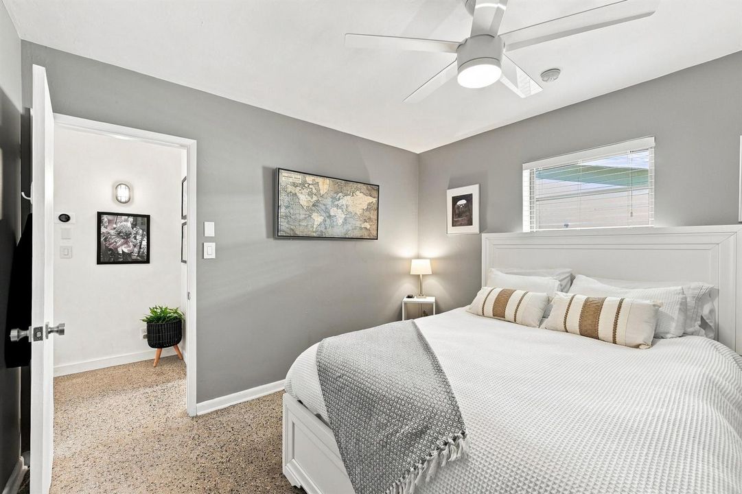 26_bedroom