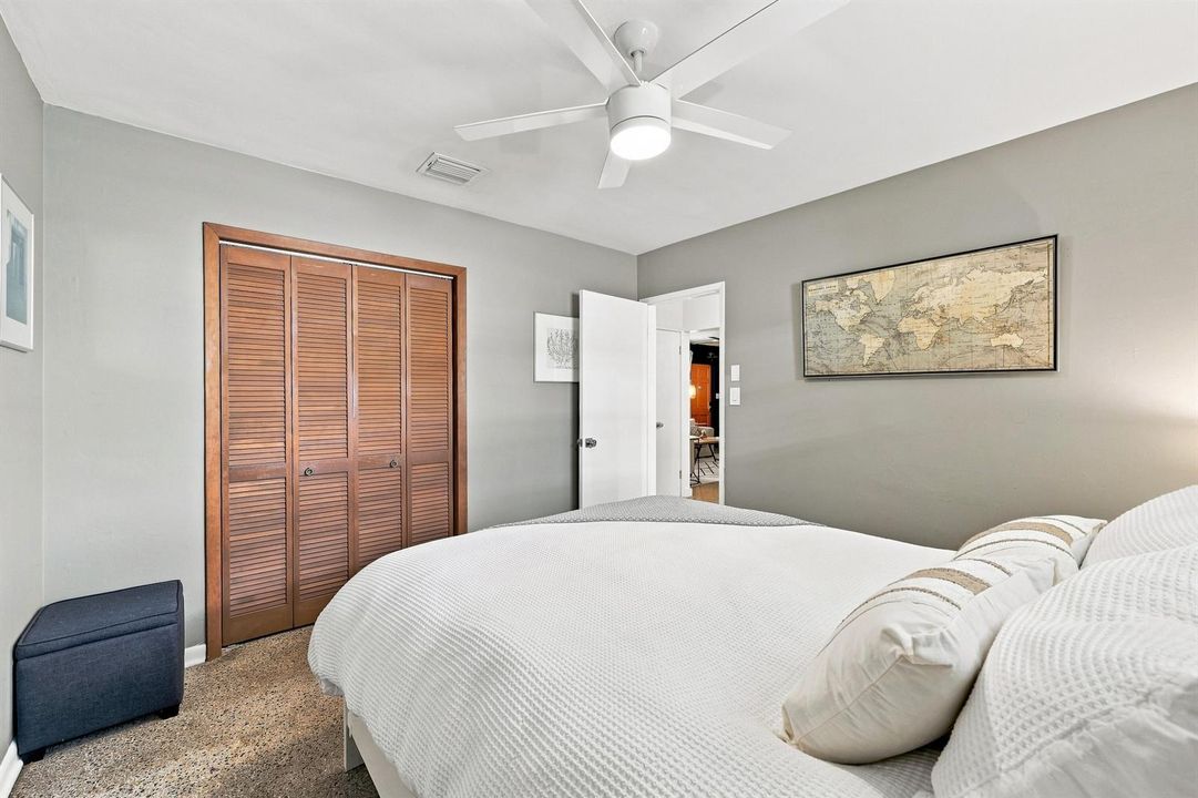 27_bedroom