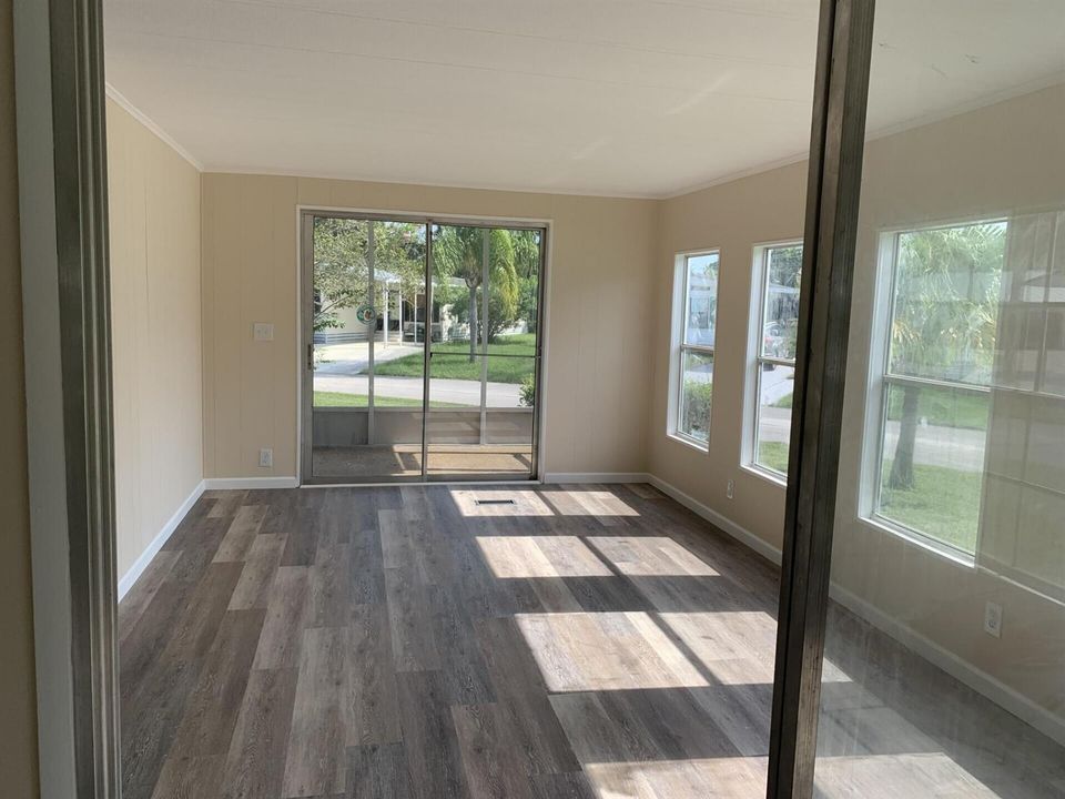 Dining to Florida Room