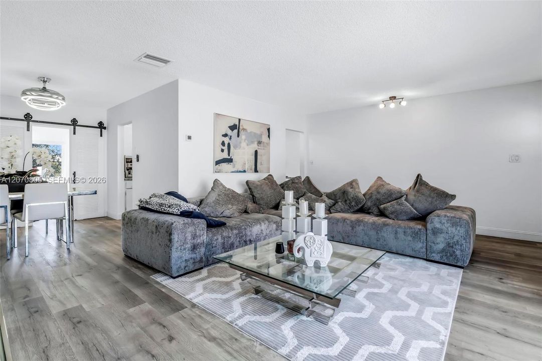 For Sale: $410,000 (3 beds, 2 baths, 1660 Square Feet)