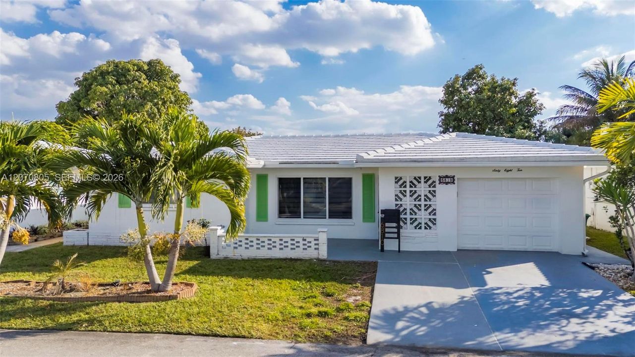 For Sale: $410,000 (3 beds, 2 baths, 1660 Square Feet)