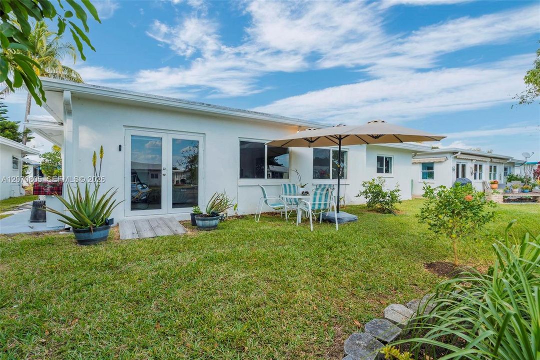 For Sale: $410,000 (3 beds, 2 baths, 1660 Square Feet)