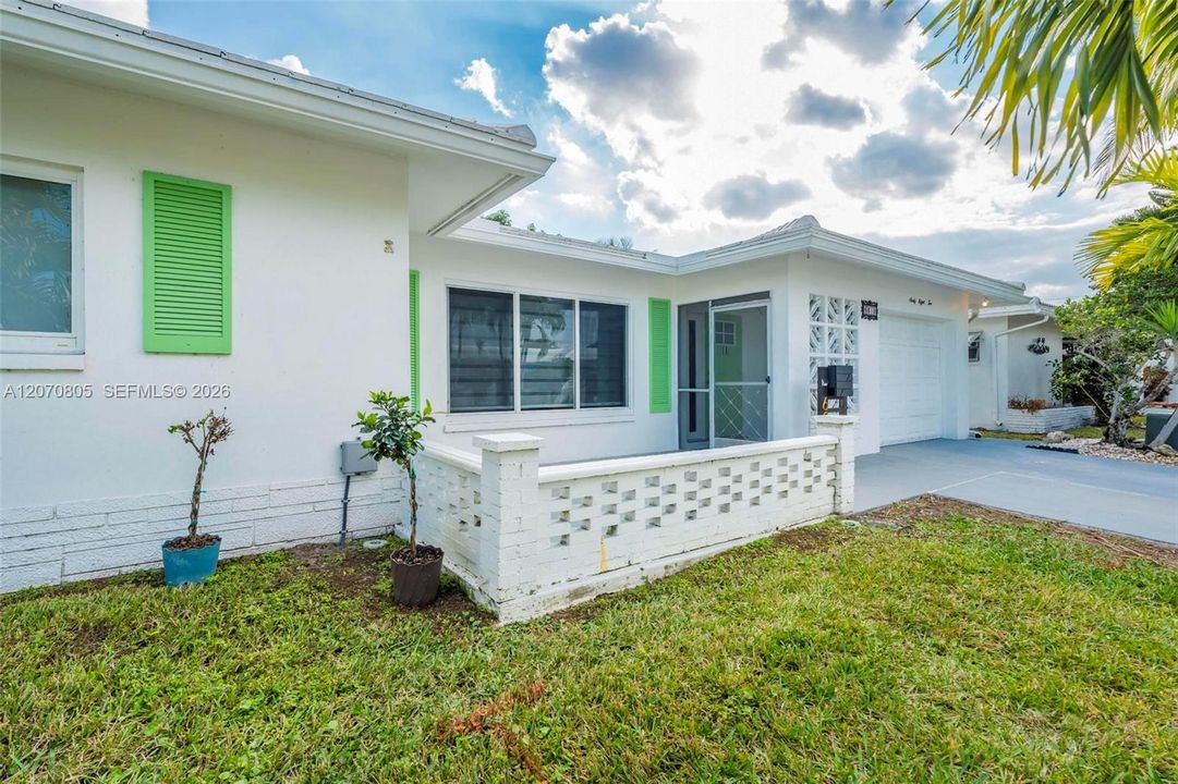 For Sale: $410,000 (3 beds, 2 baths, 1660 Square Feet)