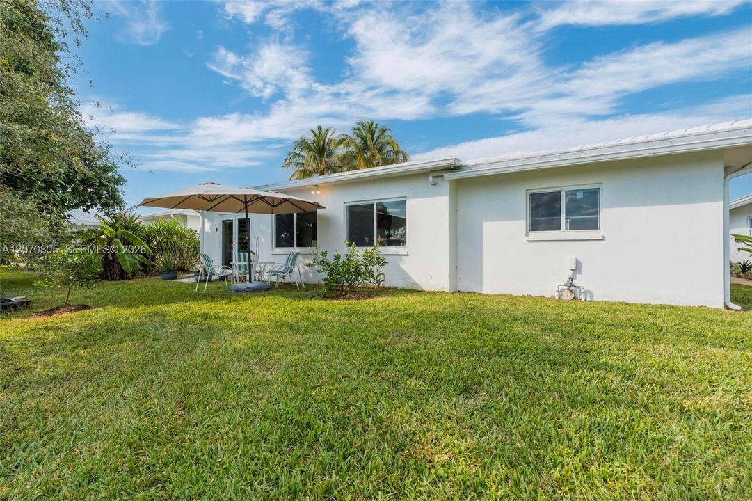 For Sale: $410,000 (3 beds, 2 baths, 1660 Square Feet)