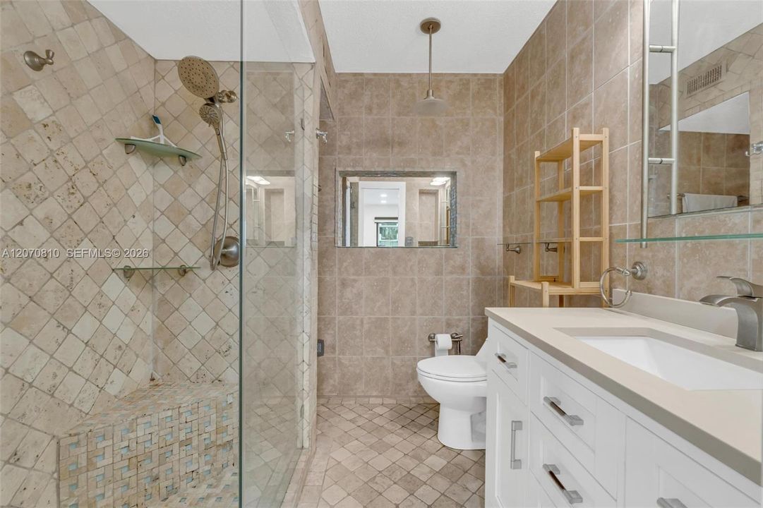 For Sale: $699,900 (2 beds, 2 baths, 1486 Square Feet)