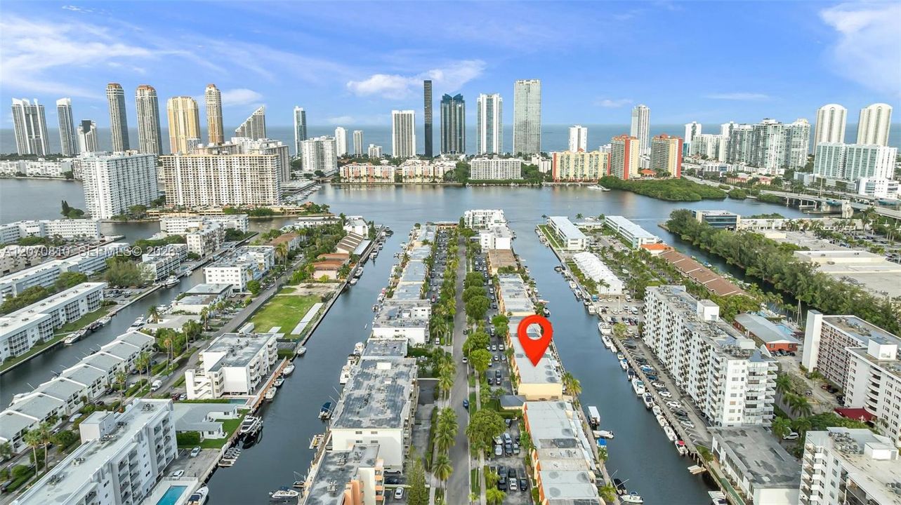 For Sale: $699,900 (2 beds, 2 baths, 1486 Square Feet)