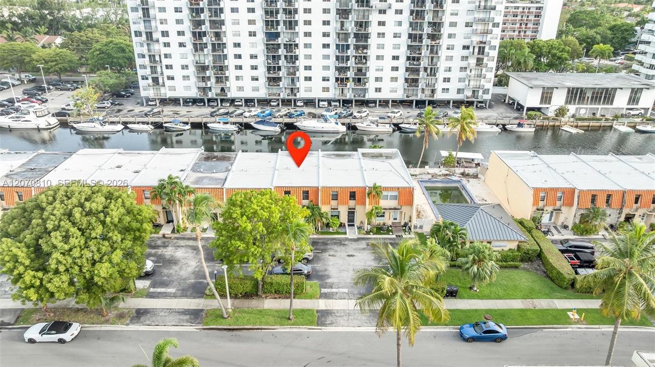 For Sale: $699,900 (2 beds, 2 baths, 1486 Square Feet)
