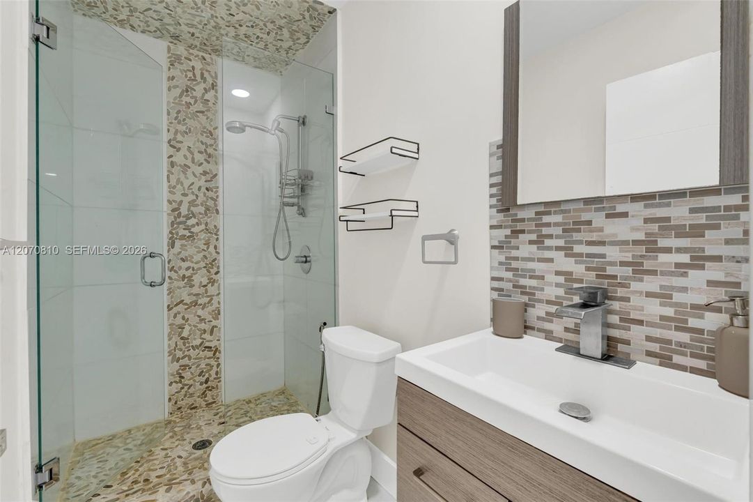 For Sale: $699,900 (2 beds, 2 baths, 1486 Square Feet)