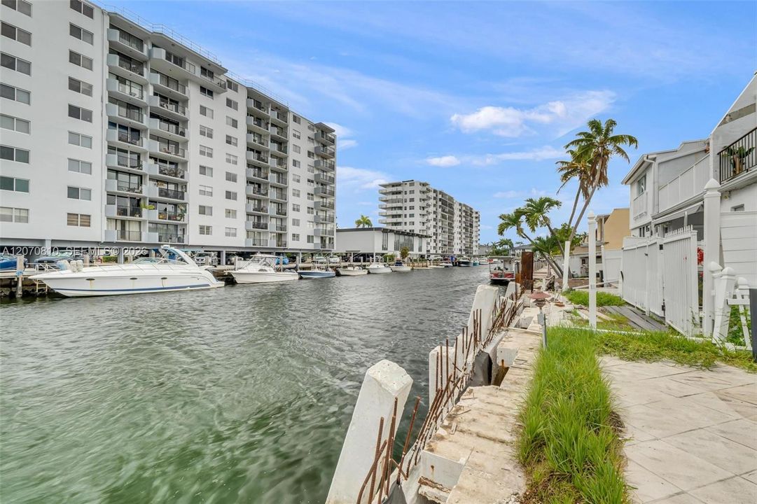 For Sale: $699,900 (2 beds, 2 baths, 1486 Square Feet)