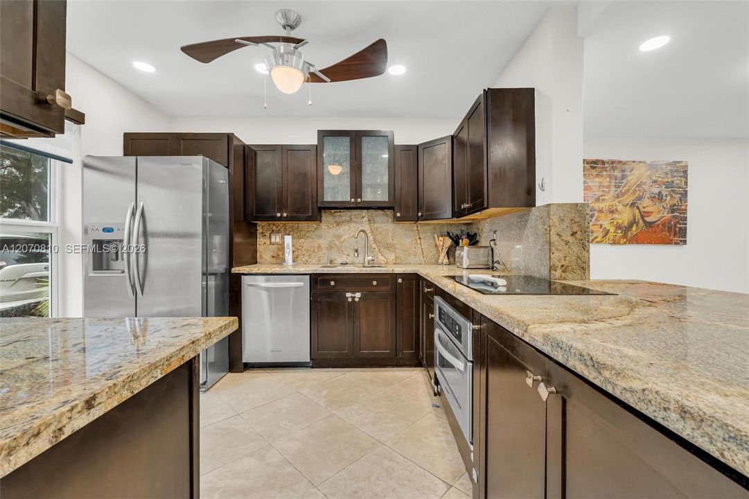 For Sale: $699,900 (2 beds, 2 baths, 1486 Square Feet)