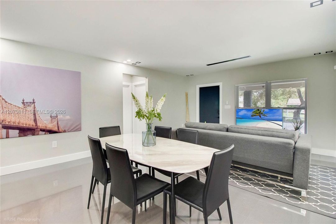 For Rent: $3,995 (4 beds, 3 baths, 1323 Square Feet)