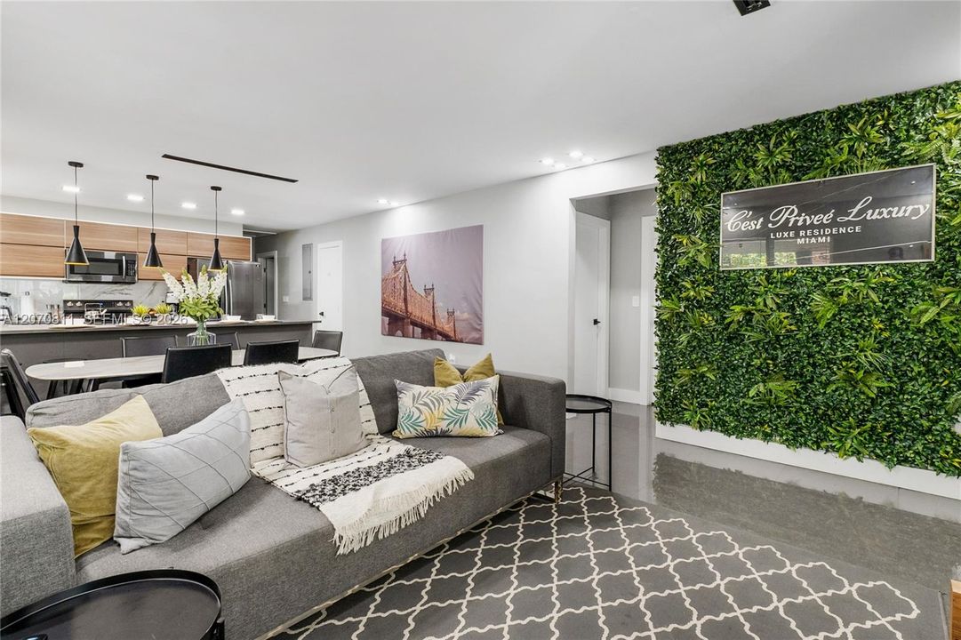 For Rent: $3,995 (4 beds, 3 baths, 1323 Square Feet)