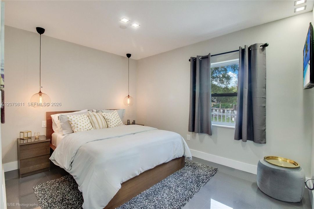 For Rent: $3,995 (4 beds, 3 baths, 1323 Square Feet)