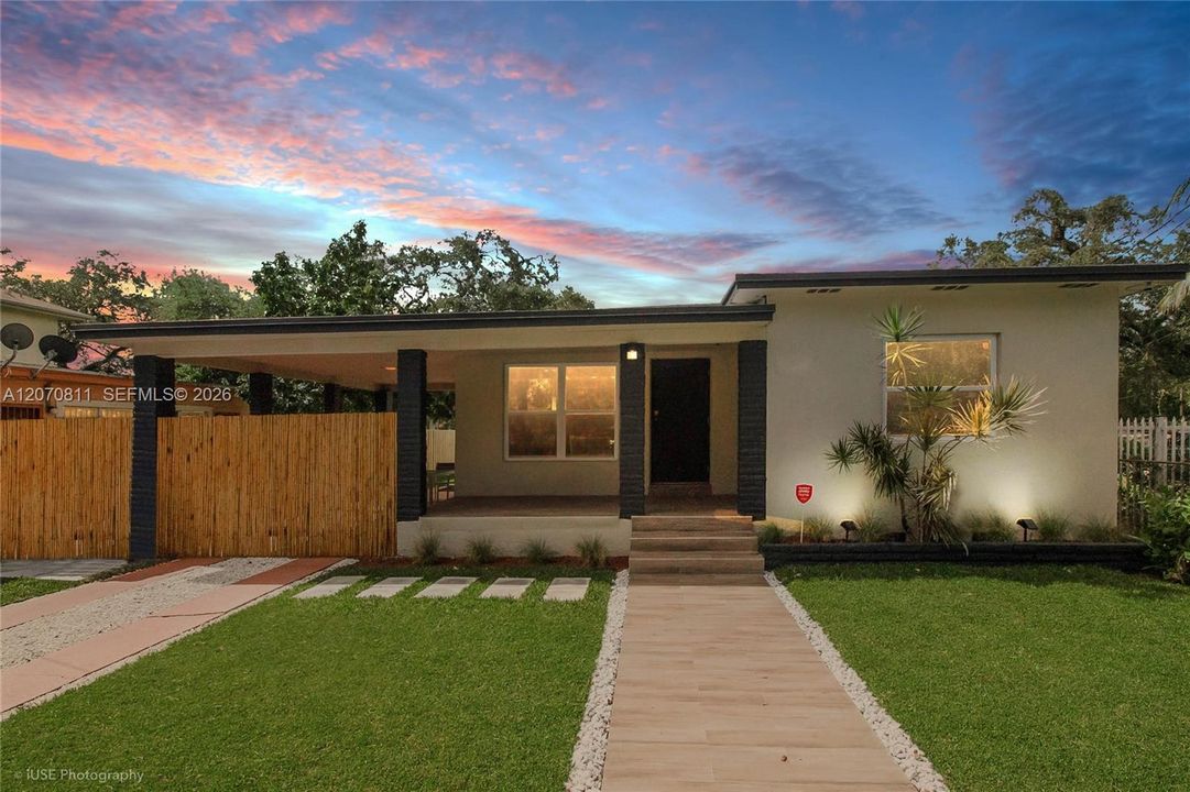 For Rent: $3,995 (4 beds, 3 baths, 1323 Square Feet)