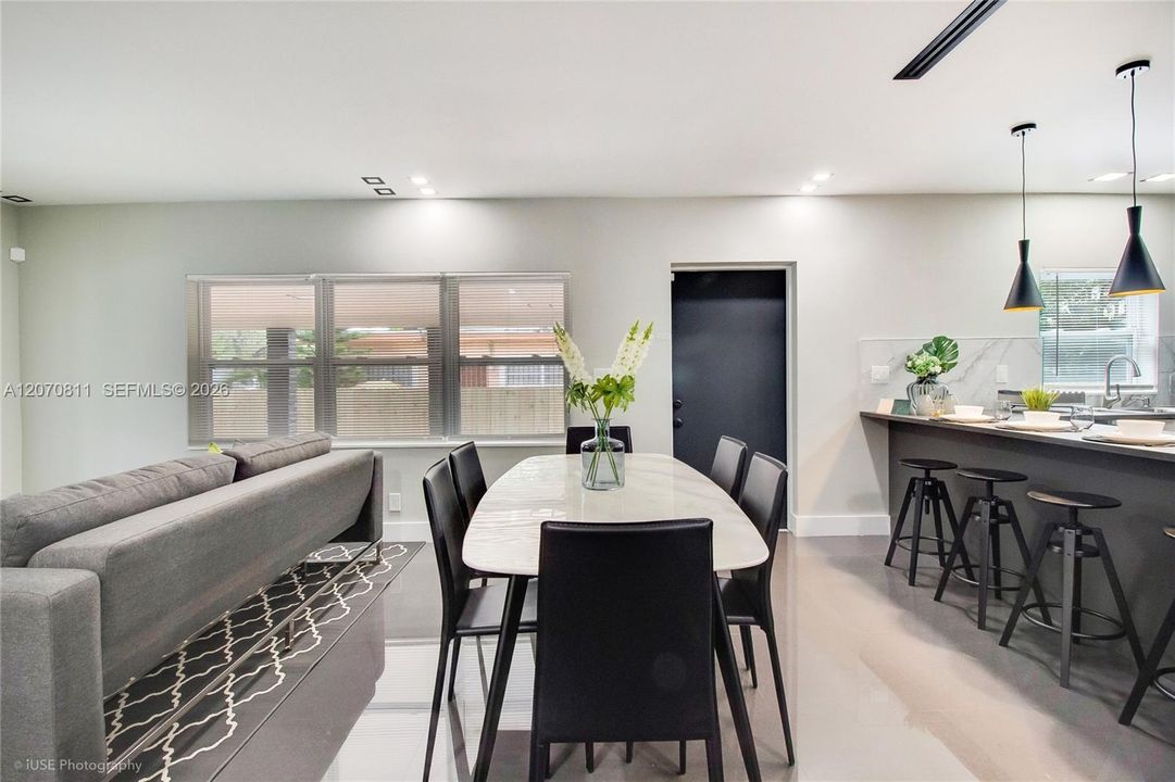 For Rent: $3,995 (4 beds, 3 baths, 1323 Square Feet)