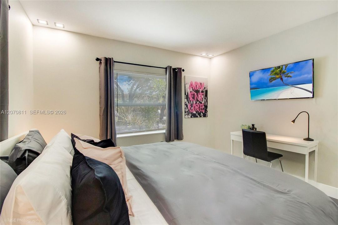 For Rent: $3,995 (4 beds, 3 baths, 1323 Square Feet)