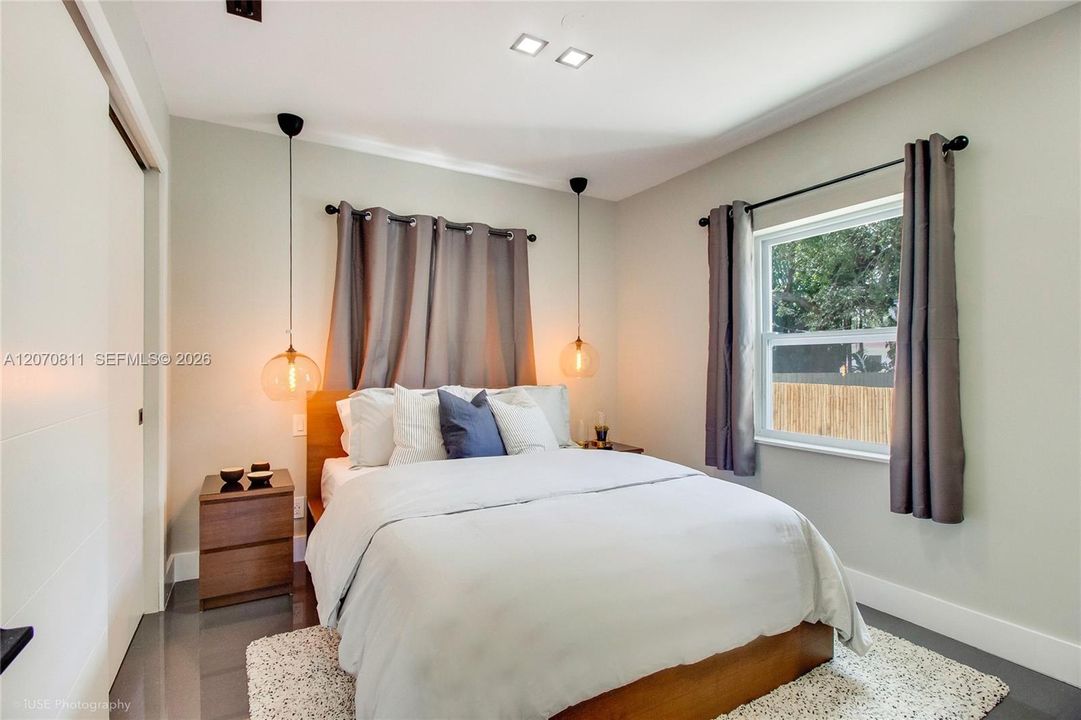 For Rent: $3,995 (4 beds, 3 baths, 1323 Square Feet)