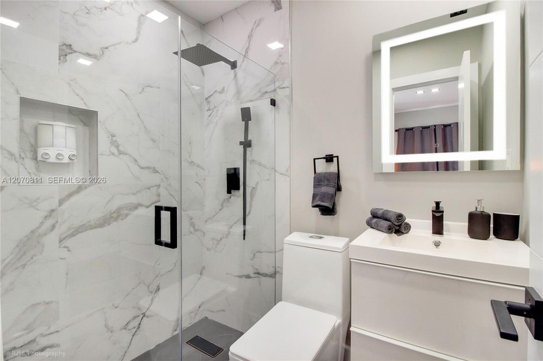For Rent: $3,995 (4 beds, 3 baths, 1323 Square Feet)