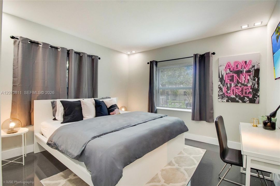 For Rent: $3,995 (4 beds, 3 baths, 1323 Square Feet)